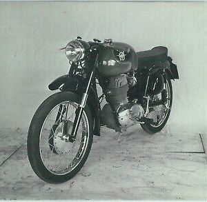 84977  - VERA FOTO - SPORT - TRANSPORTI: MOTO MV AUGUSTA a GALLARATE anni '50