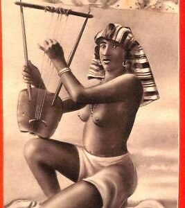 Lib7724 - VINTAGE Artist Illustraded POSTCARD - Glamour  EGYPTIAN MUSICIAN 1936