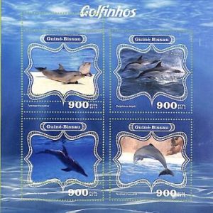 A7826 - Guinea-Bissau - ERROR MISPERF Stamp Sheet - 2014 Dolphins