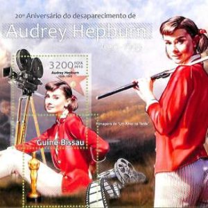 A7915- Guinea-Bissau - ERROR MISPERF  Stamp Sheet -2013 CINEMA Audrey Hepburn