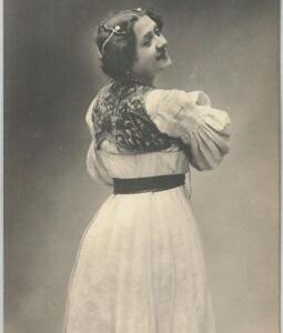 61830  -  VINTAGE POSTCARD - THEATRE actress -  GIULIA CASSINI
