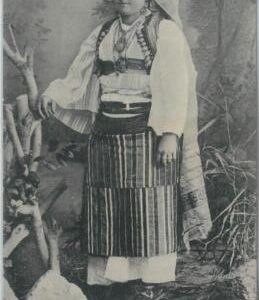 79346 - ALBANIA - VINTAGE Ethnic POSTCARD  -  COSTUMES