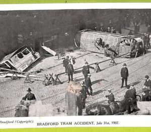 af2108 - GB  -  VINTAGE POSTCARD - Sachs, Bradford tram accident, Juli 1907
