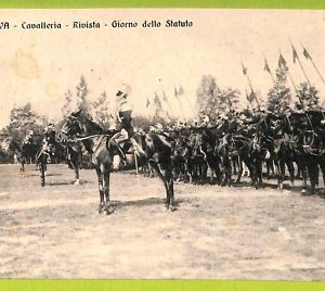 aa8801 -CARTOLINA D'EPOCA -GENOVA Città: Cavalleria-Rivista-Giorno dello Statuto