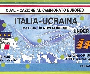 C2811- Vecchio BIGLIETTO PARTITA CALCIO 1995 ITALIA VS UCRAINA