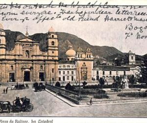 ac8348 - COLOMBIA -  Vintage Postcard - Bogota, Plaza de Bolivar - 1921