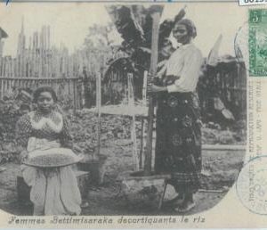 80159 -  MADAGASCAR -  Vintage Postcard - ETHNIC : Bettimisaraka  female 1908