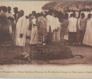 80161 -  MADAGASCAR -  Vintage Postcard - ETHNIC :  Majunga - Sacrifice  !! 1926