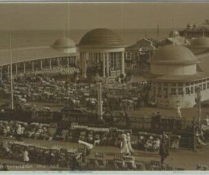 90626  - UNITED KINGDOM - Vintage POSTCARD -  HASTINGS Sussex
