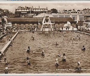 55248 -  GREAT BRITAIN -  VINTAGE POSTCARD :  Clacton-on-Sea 1954