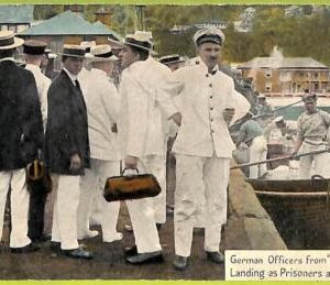 56420  - VINTAGE   POSTCARD -  Landing as Prisoners St.Lucia
