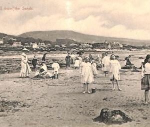 ac5148 - GB  -  VINTAGE POSTCARD:  Seamil from the Sands