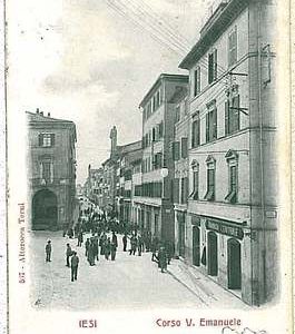 CARTOLINA d'Epoca ANCONA provincia : IESI - Corso V Emanuele