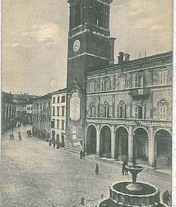 CARTOLINA d'Epoca ANCONA provincia : FABRIANO - Piazza V Emanuele