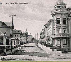 af3861  - SPAIN - VINTAGE POSTCARD - Santander - Sandinero street