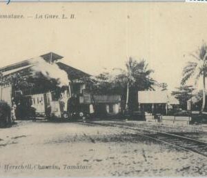 80156 -  MADAGASCAR -  Vintage Postcard -  TAMATAVE  Train Station