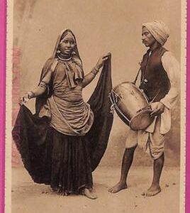 ag3687  - INDIA - VINTAGE POSTCARD - ETHNIC, Dancing