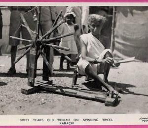 ag3772  - INDIA - VINTAGE POSTCARD  - Karachi, Ethnic