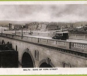 ac9311 - MALTA - VINTAGE POSTCARD - Duke of York Street - 1939
