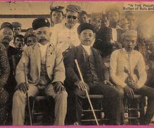 ag3589 -  Philippines - VINTAGE POSTCARD  - Ethnic, Sultan of Sulu and Cabinet
