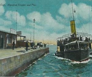 92309 - GIBRALTAR - VINTAGE   POSTCARD -  ALGECIRAS STEAMER and PIER