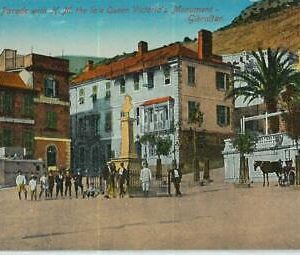 92305  - GIBRALTAR - VINTAGE   POSTCARD -   GUNNERS PARADE