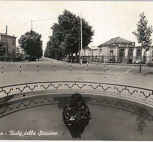 49453   CARTOLINA d'Epoca -  FERRARA provincia - Bondeno - STAZIONE 1955