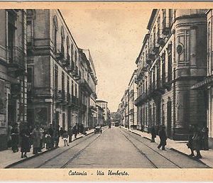 44239   CARTOLINA d'Epoca - CATANIA Città - VIA UMBERTO