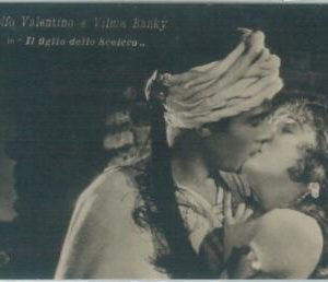 78943 VINTAGE POSTCARD - CINEMA: Rodolfo Valentino and Vilma Banky