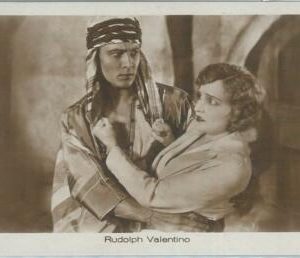 78945 VINTAGE POSTCARD - CINEMA: Rodolfo Valentino