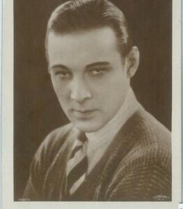 78961 - VINTAGE POSTCARD - CINEMA: Rodolfo Valentino