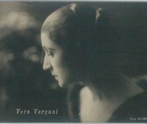 78925 VINTAGE POSTCARD - CINEMA: Vera Vergani