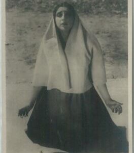 78923 VINTAGE POSTCARD - CINEMA: Tina Leo