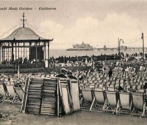 ac4656 - GB  -  VINTAGE POSTCARD:  Eastbourne
