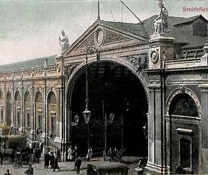 ac5146 - GB  -  VINTAGE POSTCARD:  Smithfield Market  LONDON