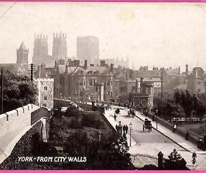 20390 - GREAT BRITAIN - VINTAGE POSTCARD - York - from city Walls