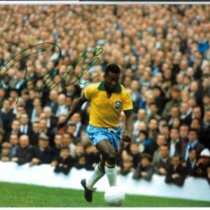 P0799  - Autograph on BIG PHOTO  - FOOTBALL PLAYER  Athlete  - PELE Pelè !!