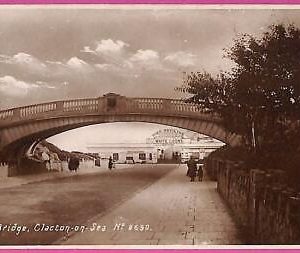 14832 - GREAT BRITAIN - VINTAGE POSTCARD  - Clacton-on-Sea, The Bridge