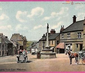 6699 - GREAT BRITAIN - VINTAGE POSTCARD  - Market Square from East Melrose
