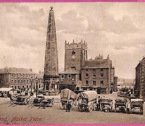 5800 - GREAT BRITAIN - VINTAGE POSTCARD  - Richmond, Market Place
