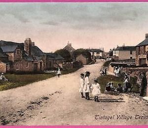 1682 - GREAT BRITAIN - VINTAGE POSTCARD  - Tintagel Village Trenova