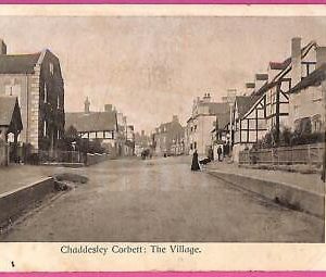 1641 - GREAT BRITAIN - VINTAGE POSTCARD  - Chaddesley Corbett:The Village - 1904
