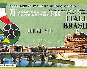 C1764- Vecchio BIGLIETTO PARTITA CALCIO 1973 ITALIA VS BRASILE