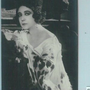 95635  - VINTAGE POSTCARD - CINEMA Actress :  LEDA GYS
