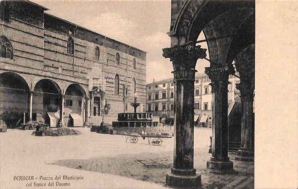 ab8820 - CARTOLINA  D'EPOCA - Perugia Città - Piazza del Municipio