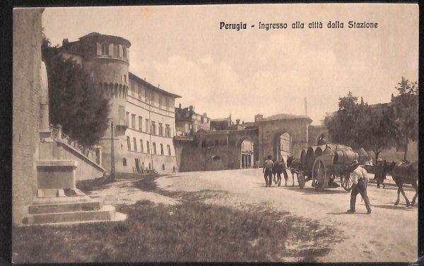 ab8994 - CARTOLINA  D'EPOCA - Perugia Città - Ingresso alla città dalla Stazione