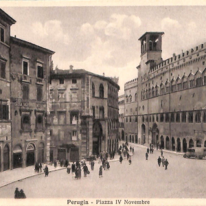 ab8878 - CARTOLINA  D'EPOCA - Perugia Città - Piazza IV Novembre