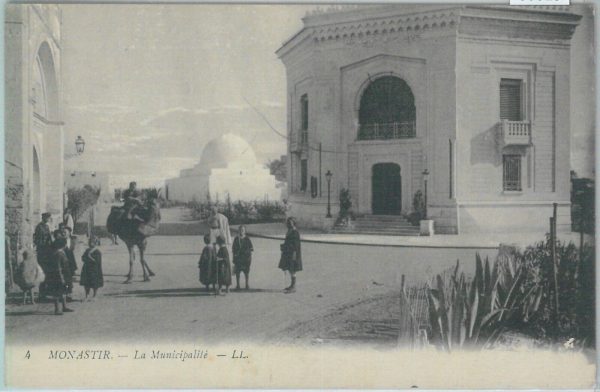 80329  -  TUNISIA  - VINTAGE POSTCARD   -  MONASTIR
