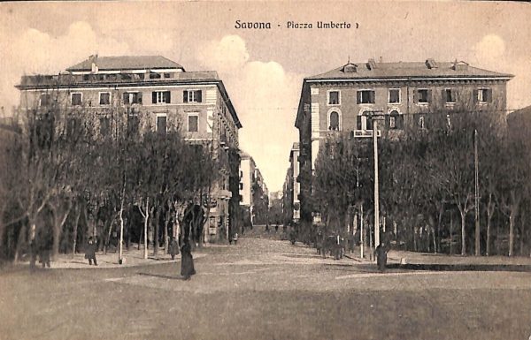 ab7048  -  CARTOLINA  D'EPOCA - Savona Città - Piazza Umberto