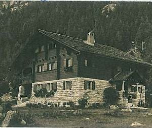 27650   CARTOLINA d'Epoca VERBANIA provincia : Macugnaga - Casa Pozzo 1925